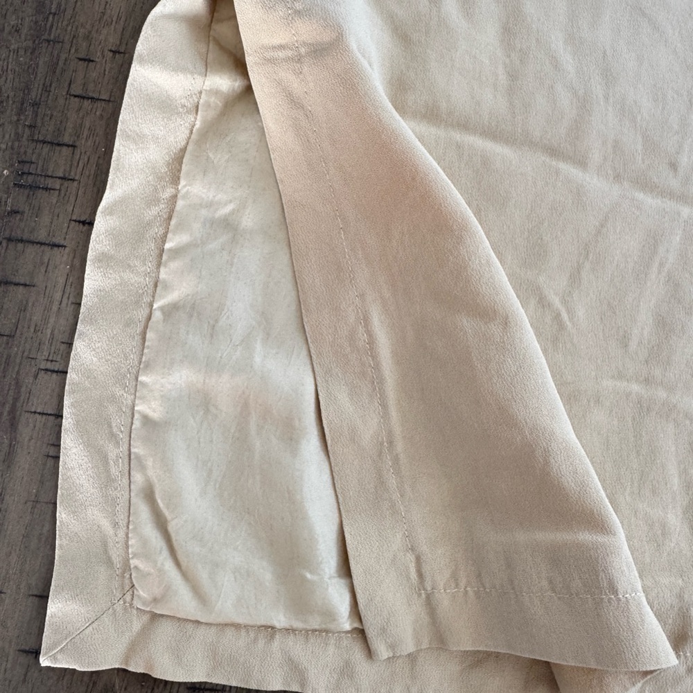 Adrienne Vittadini Cream Top 100% silk - Picture 3 of 7
